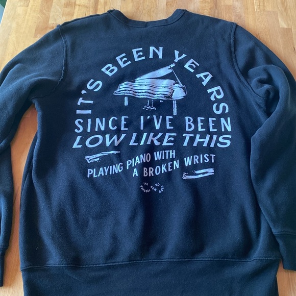 The Wonder Years 2022 tour sweatshirt size medium - Picture 3 of 3